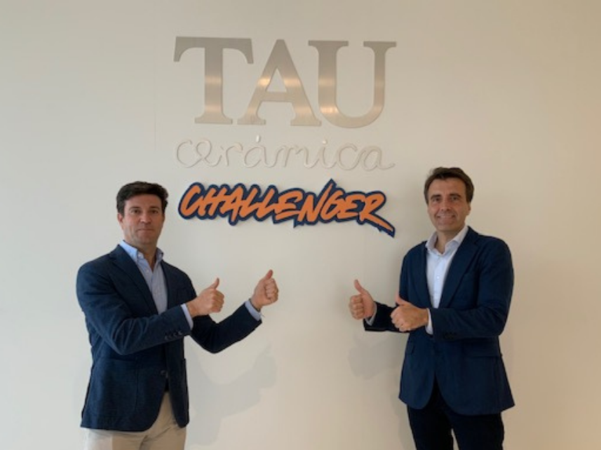Foto de Acuerdo TAU Cerámica UPC - patrocinio principal WPT