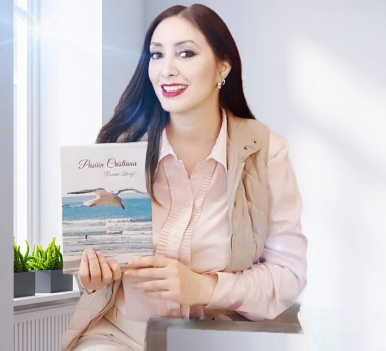 Romina Zatonyl presenta sus dos libros que componen Pasión Cristiana