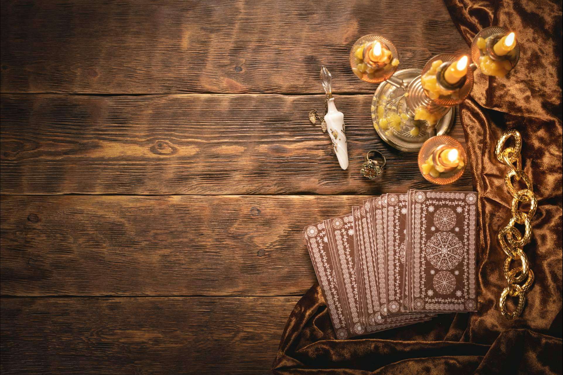 Nazaret Hermida: tarot online personalizado de la mano de una de las astrólogas más reconocidas de España