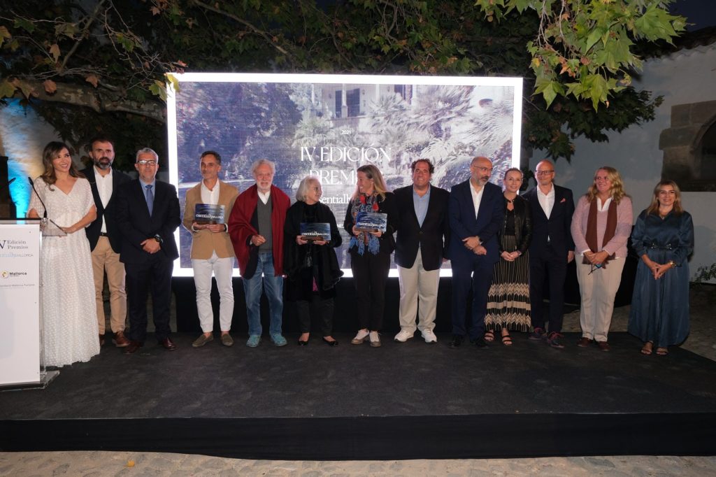 Foto de Ganadores de los premios, Junta Directiva de Essentially
