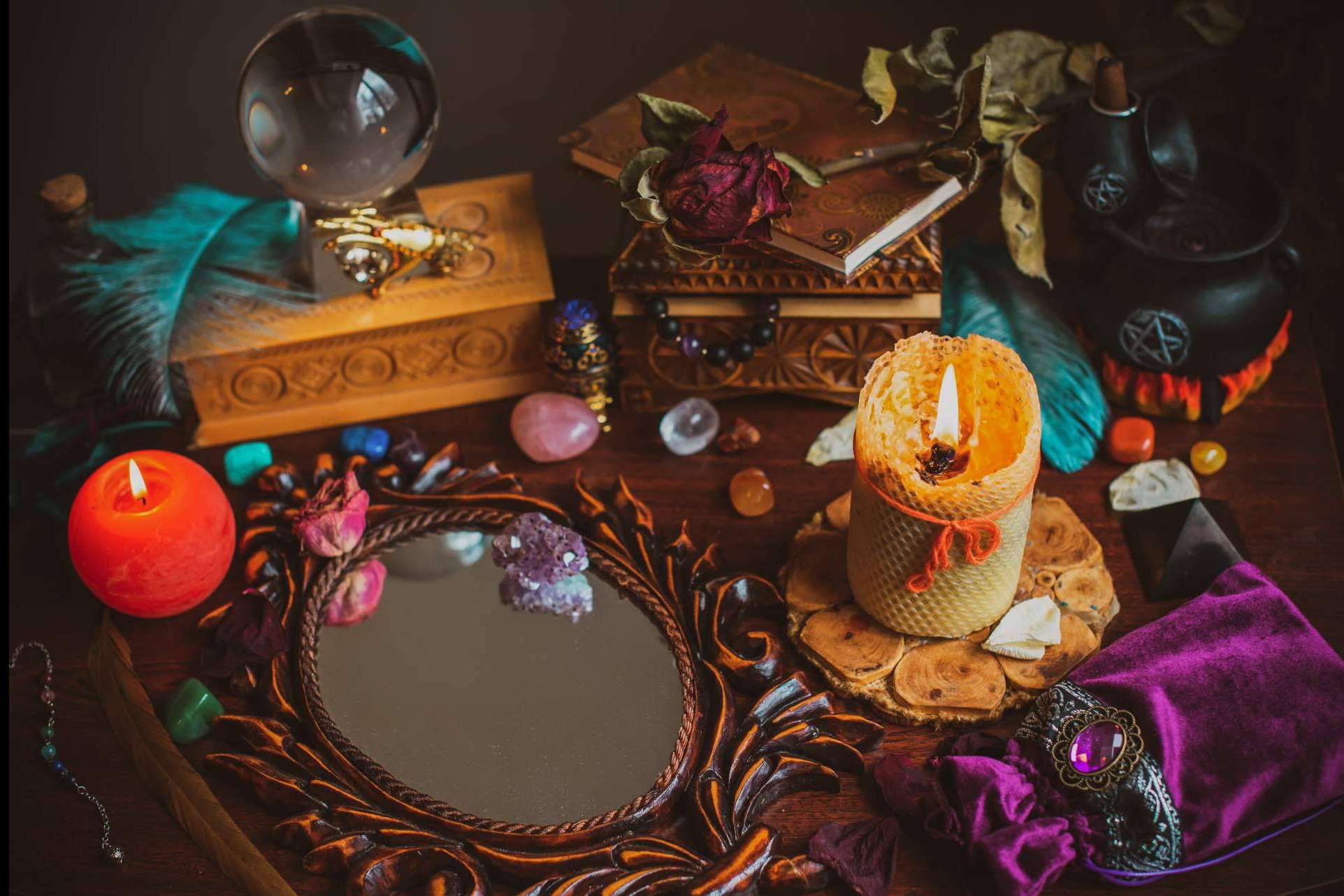 Resolver dudas interpretando la carta astral de las personas con la ayuda de Nazaret Hermida