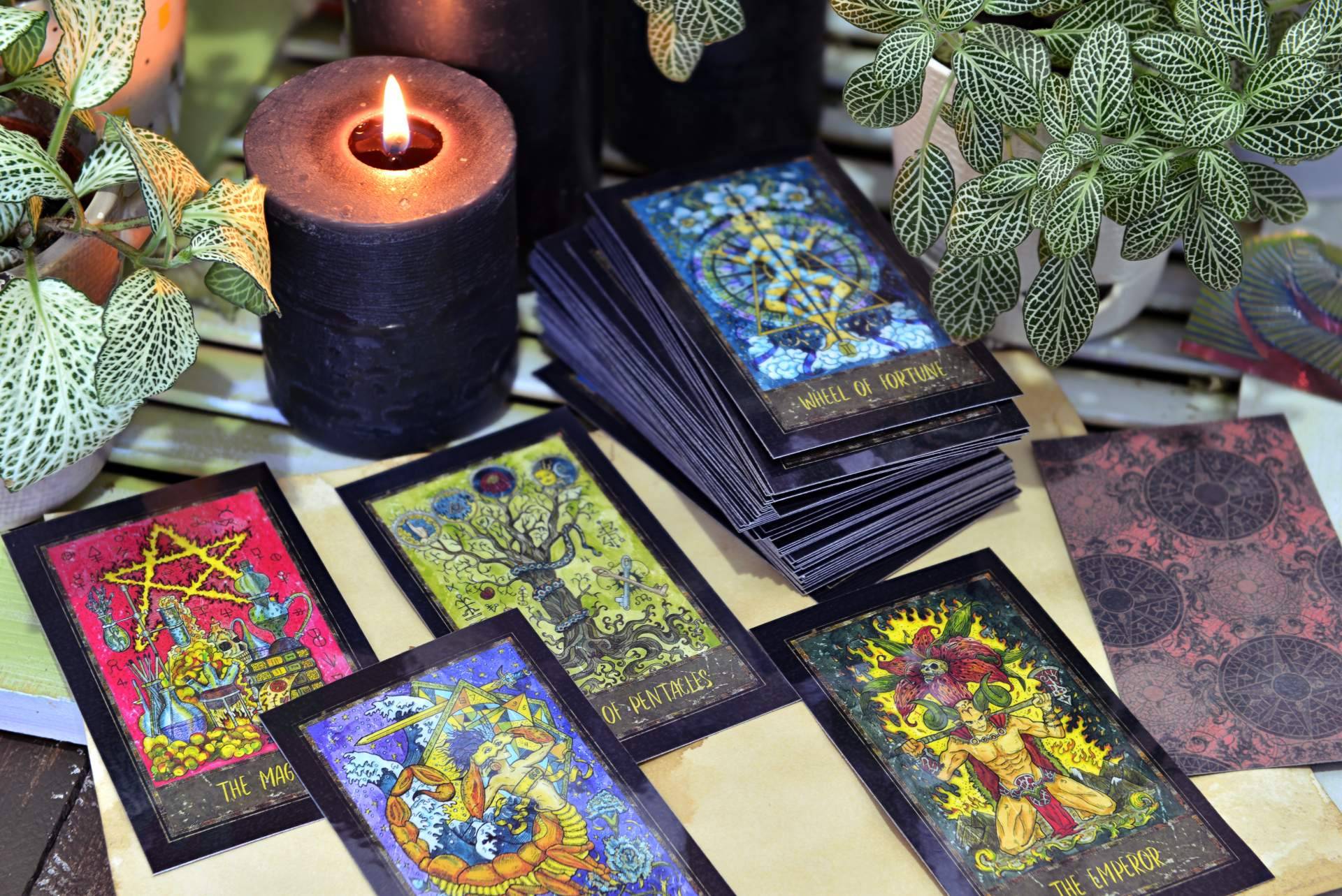 ¿De dónde viene el tarot?, según el Tarot de Luz María
