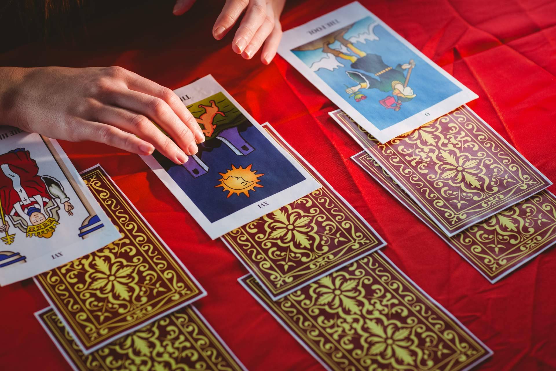 Consultar el horóscopo 2022 y sus tendencias de la mano de La Casa del Tarot y Videncia