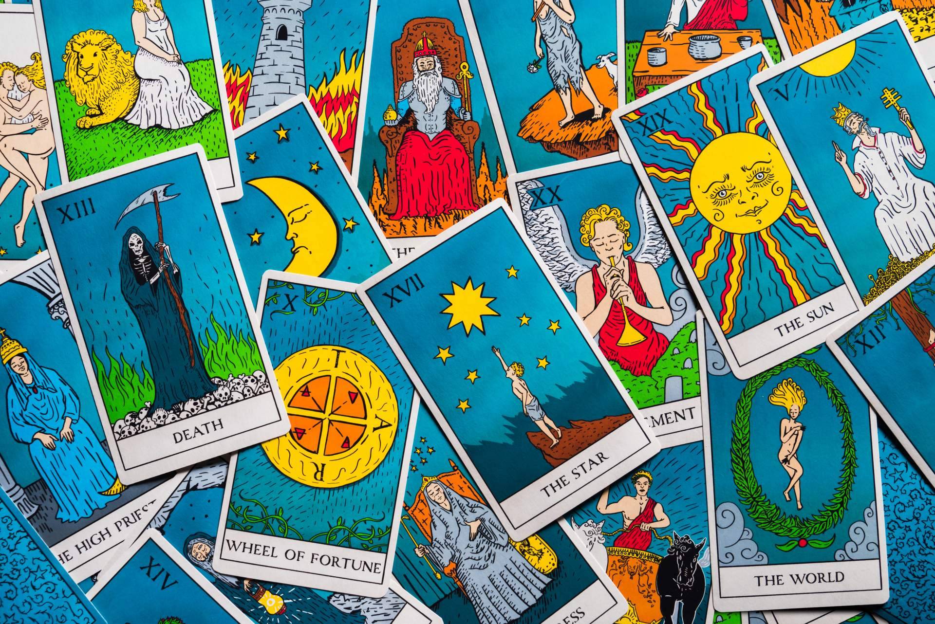 Tarot de Luz María, videncia y aciertos
