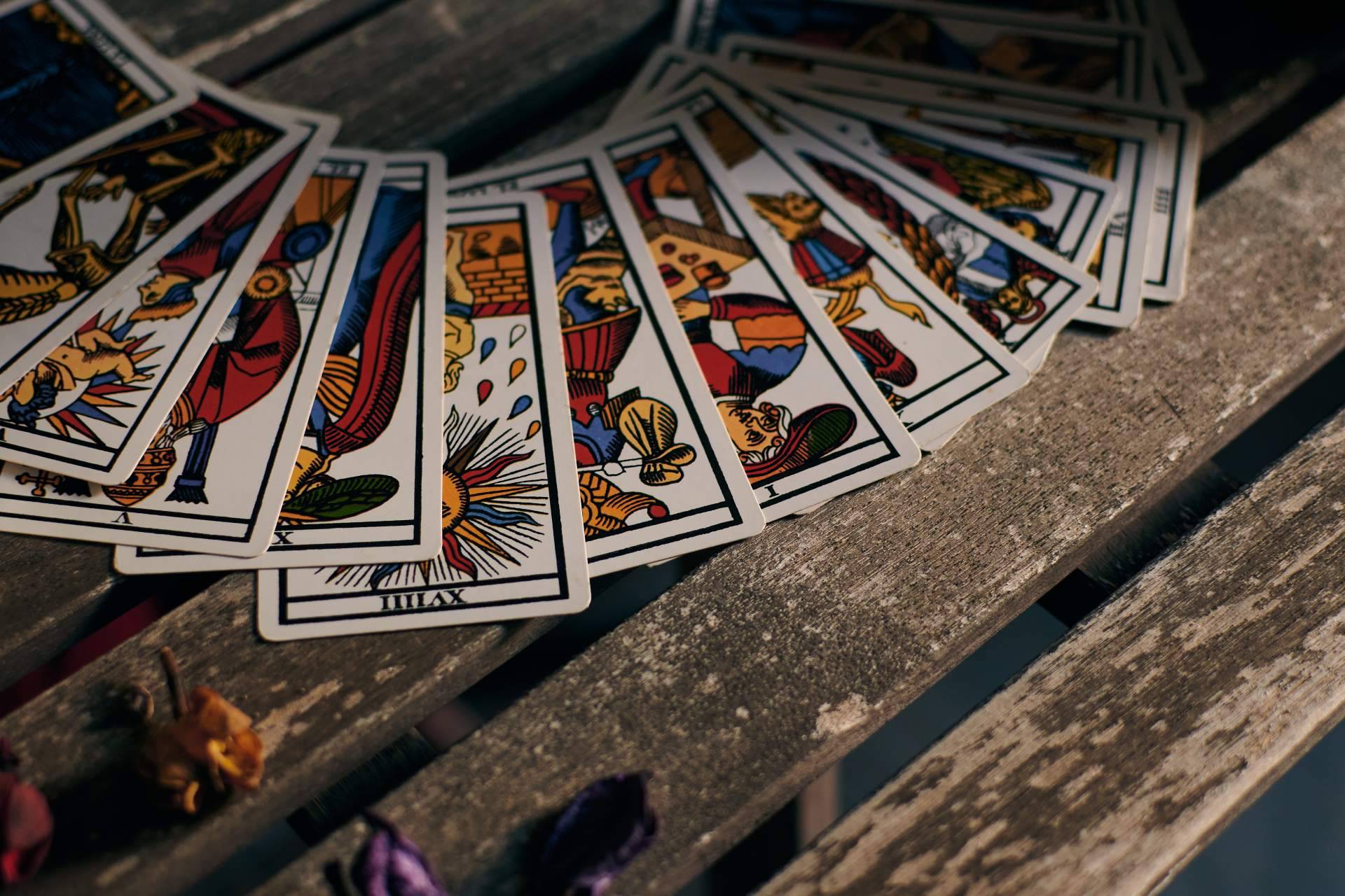 La ayuda que proporciona el tarot de Ana Celeste