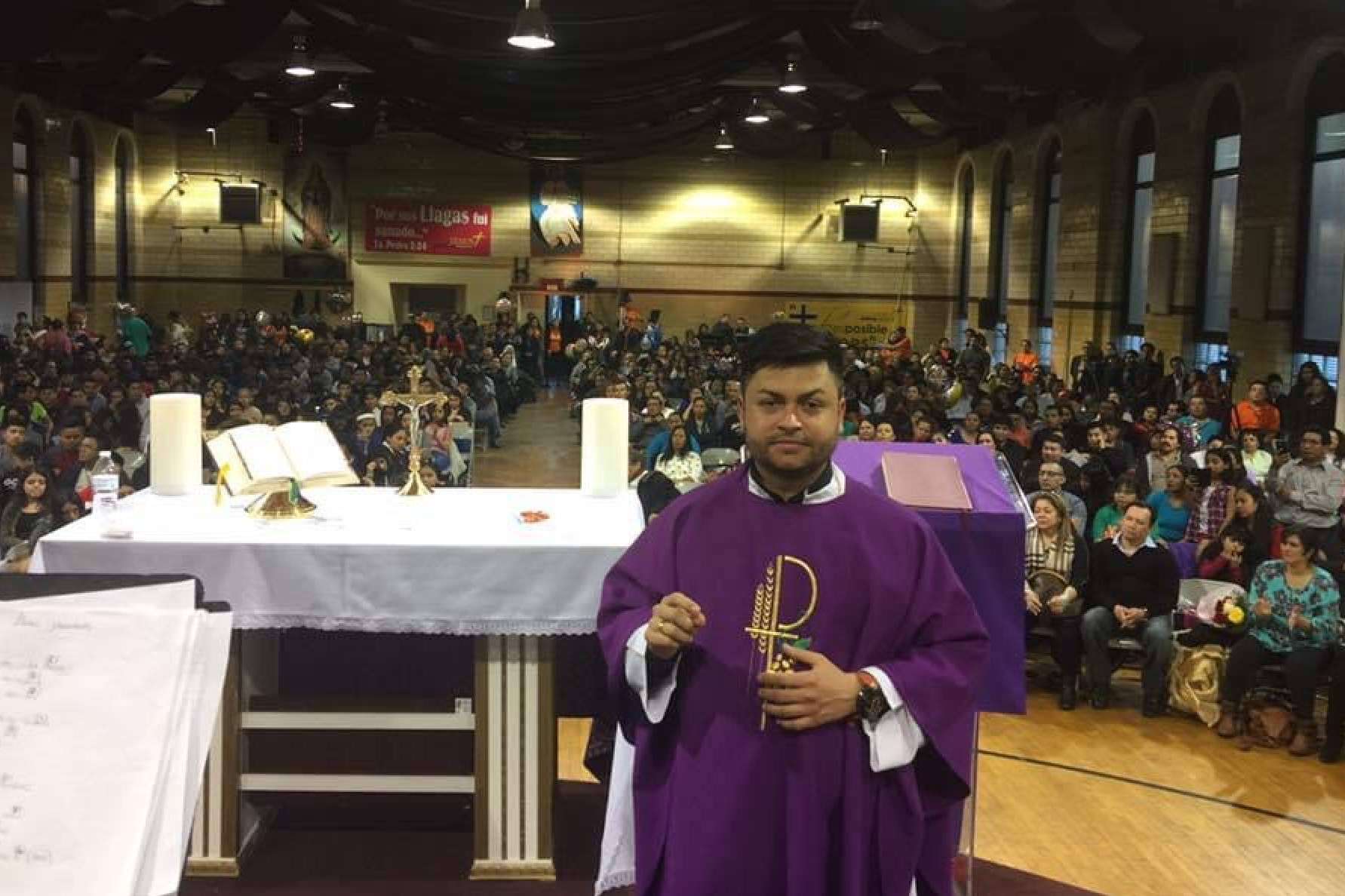 Camilo Cardozo, el sacerdote católico que viaja por el mundo como misionero de la Divina Misericordia